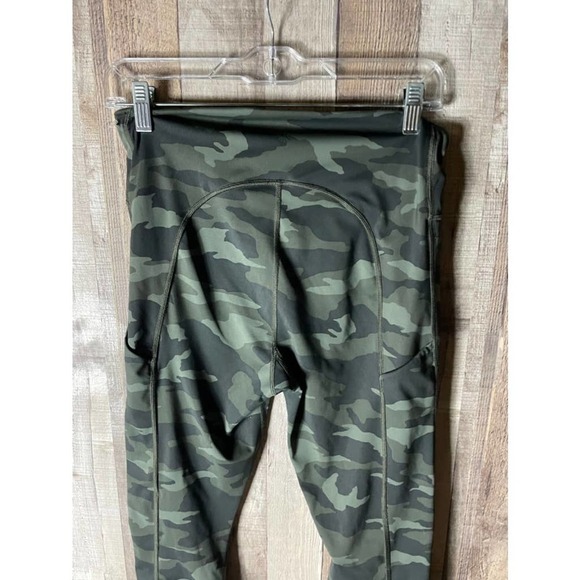 Athleta Ultimate Camo 7/8 Legging Olive Green - Picture 6 of 7